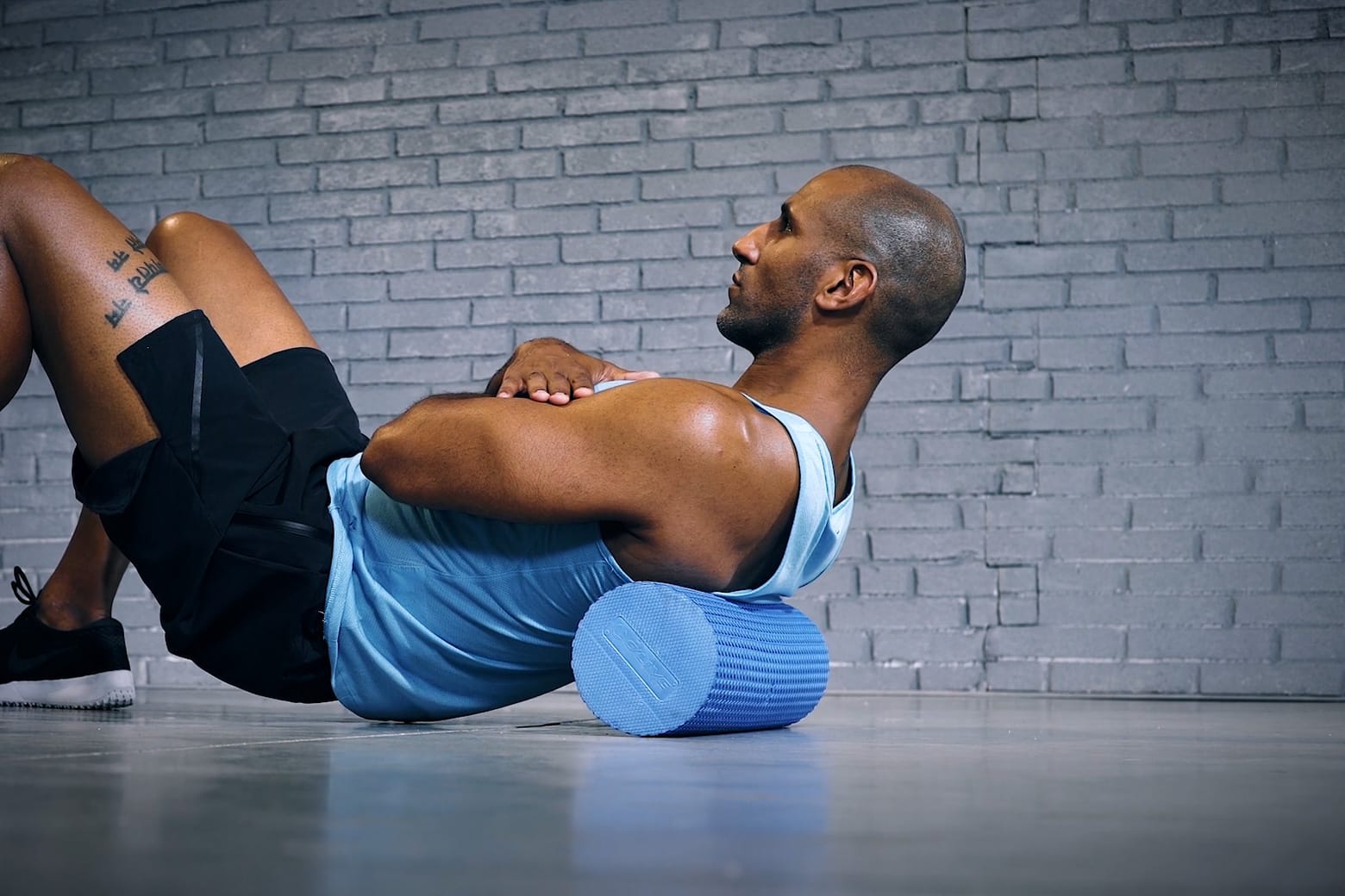Tutorial: Foam Roll For The Upper Back / Faszienrolle für den Oberen Rücken